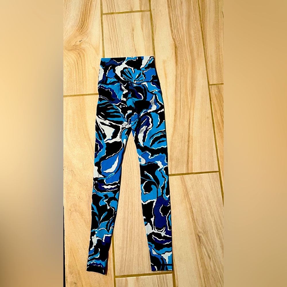Lululemon Wunder Under Pant (Hi-Rise) Boom Bloom Beach Blanket Blue Ice Milk, 2